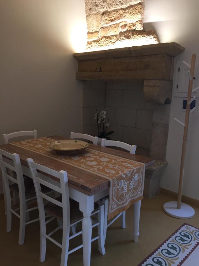 Basiliscus Bed & Breakfast Sternatia Екстериор снимка